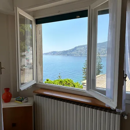 Charming Sea View Stay, 50m To Sea *