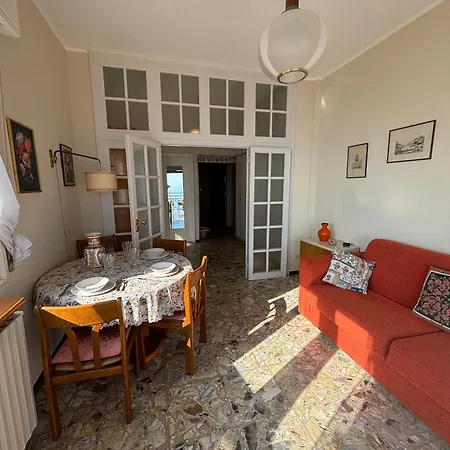 Appartement Charming Sea View Stay, 50m To Sea